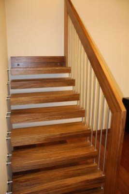 Voorbeeld houten trap